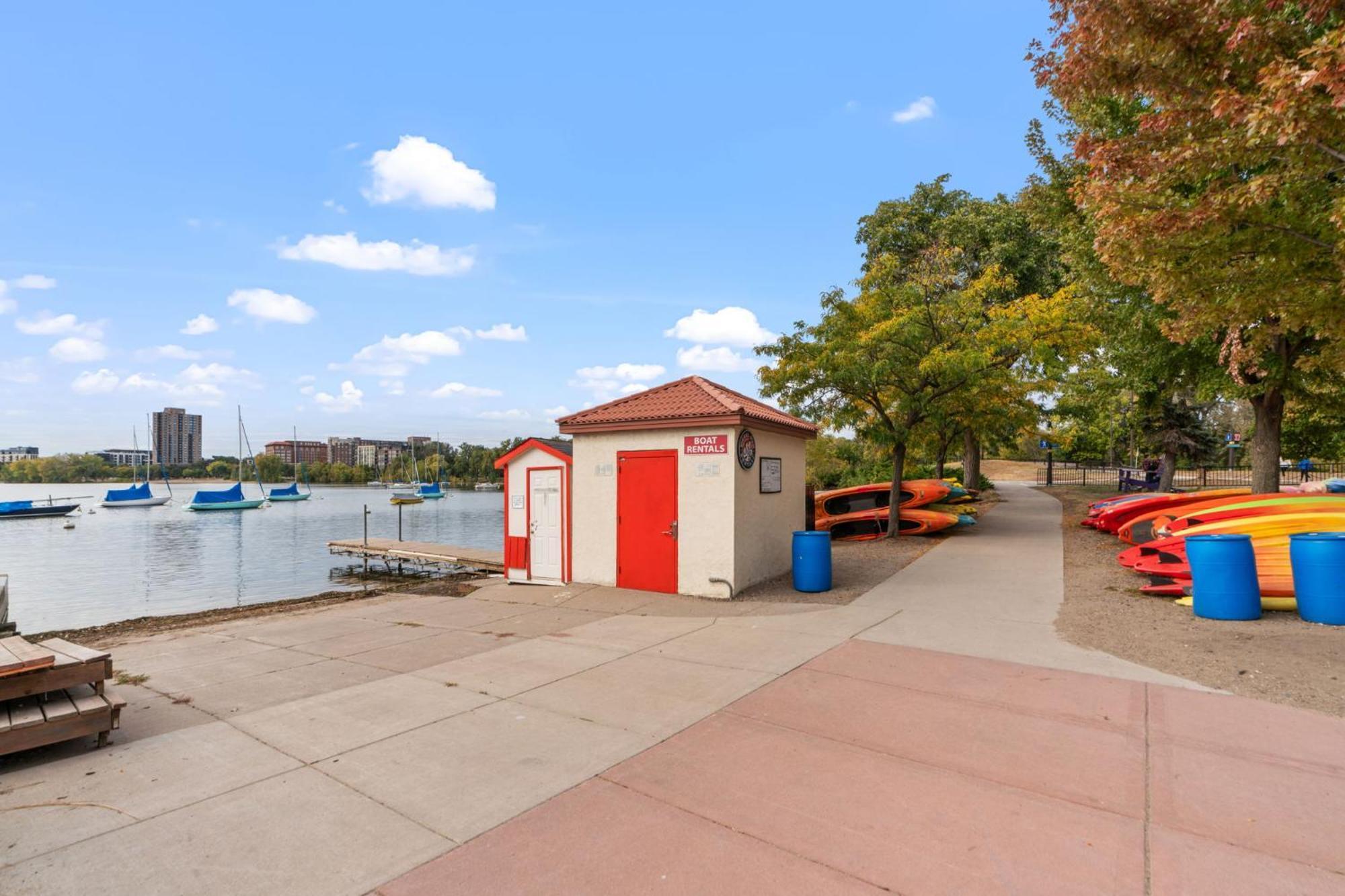 Dean Parkway Estate Villa Minneapolis Exterior photo